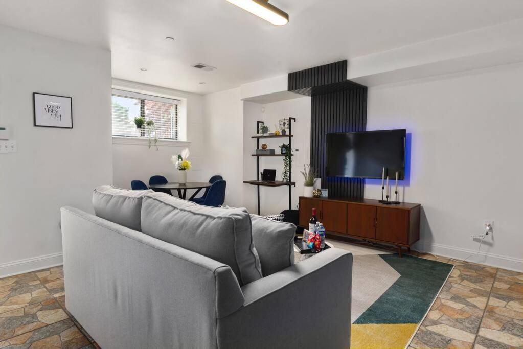 Upscale 2Br Apartment With Patio Washington Esterno foto